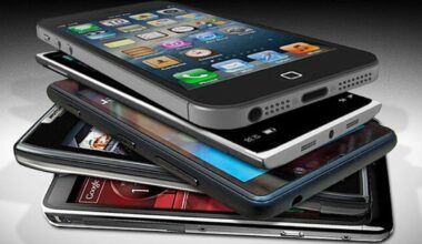 Smartphone shipments plummet as memory crisis pumps up prices