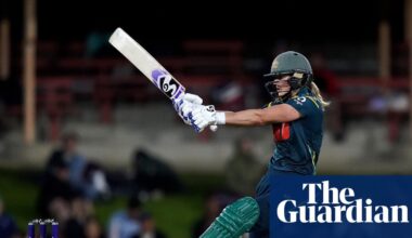 Australia squeeze past New Zealand after mid-order collapse in opening women’s T20 | Australia women's cricket team