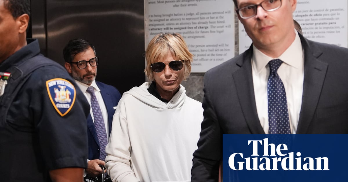 Selma Blair ‘did not intend to harm anyone’ during airplane incident, representatives say | Selma Blair