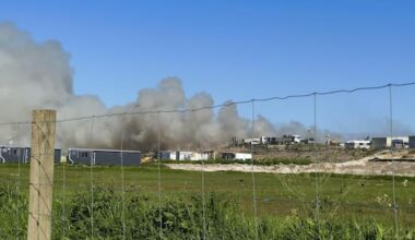 Large vegetation fire near Auckland airbase contained