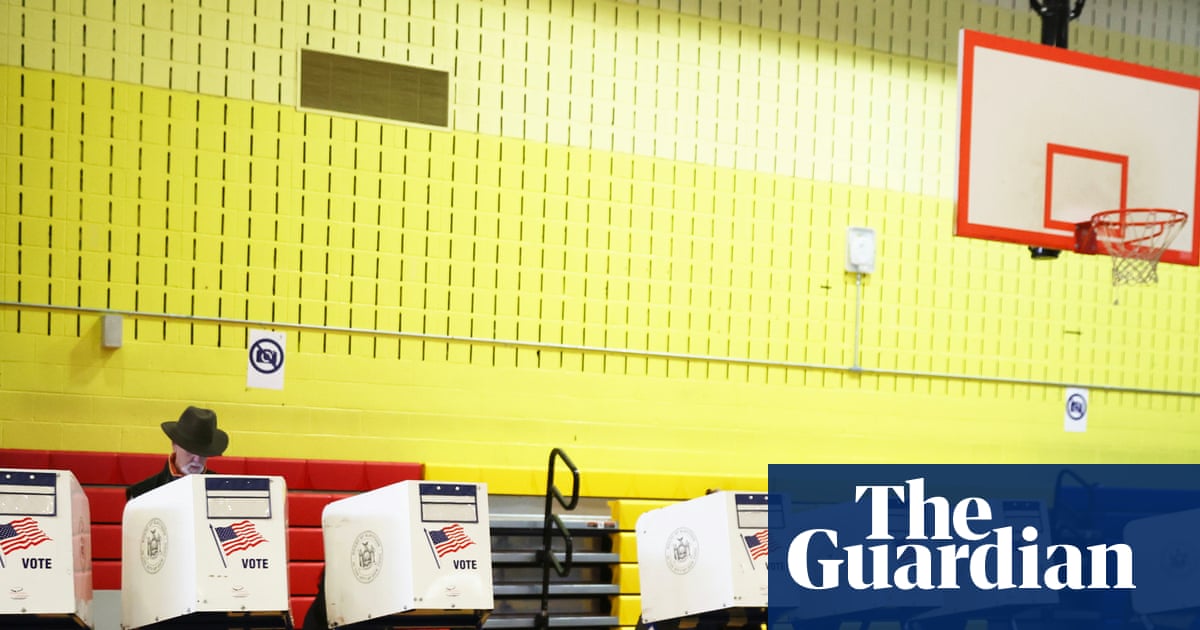 AI-driven disinformation running rampant on social media before US midterms, experts warn | US midterm elections 2026