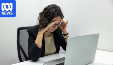 Fluorescent lights and other office design choices that can drain productivity