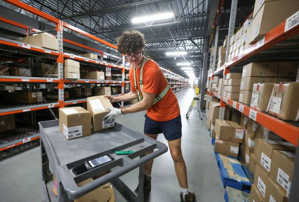 RUTH BONNEVILLE / FREE PRESS
McKesson Canada’s Winnipeg distribution centre supports more than 1,100 hospitals, clinics and pharmacies across Manitoba, southern Saskatchewan, northwestern Ontario and Nunavut. It handled more than 21 million medication units in 2025.
