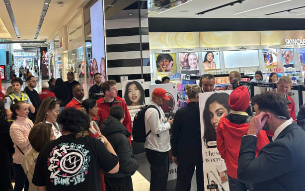 Chris Hipkins at Sephora, Sylvia Park, October 2026.