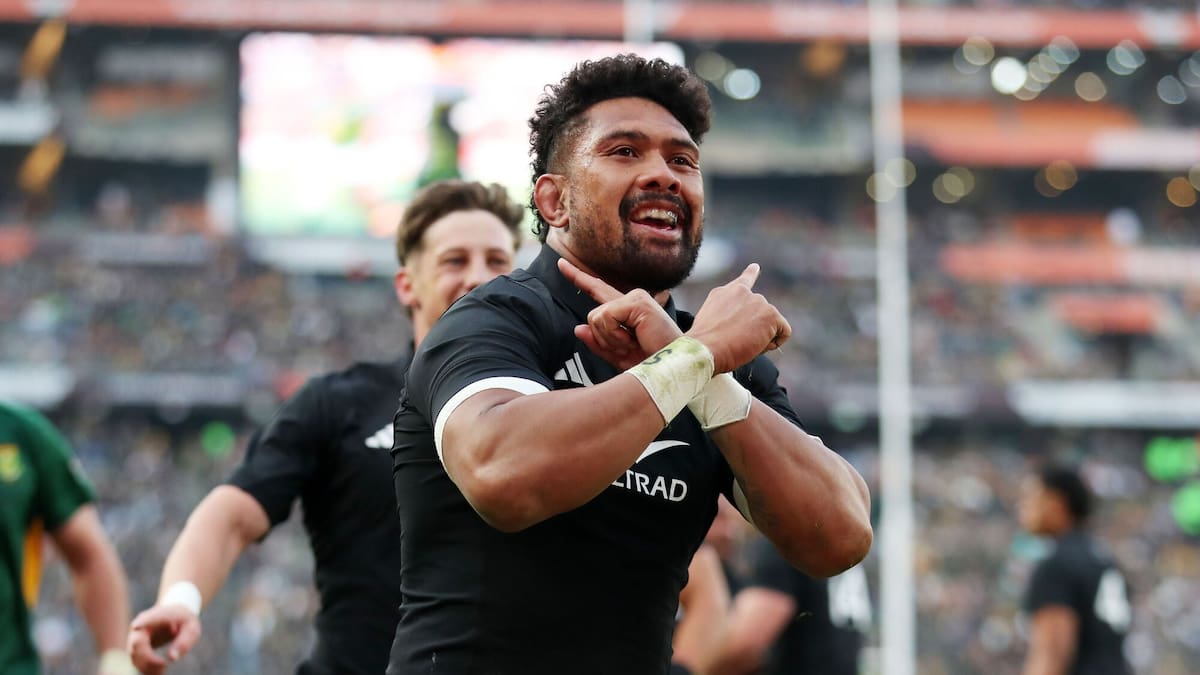 Super Rugby Pacific: Ardie Savea to join Blues on one-season deal