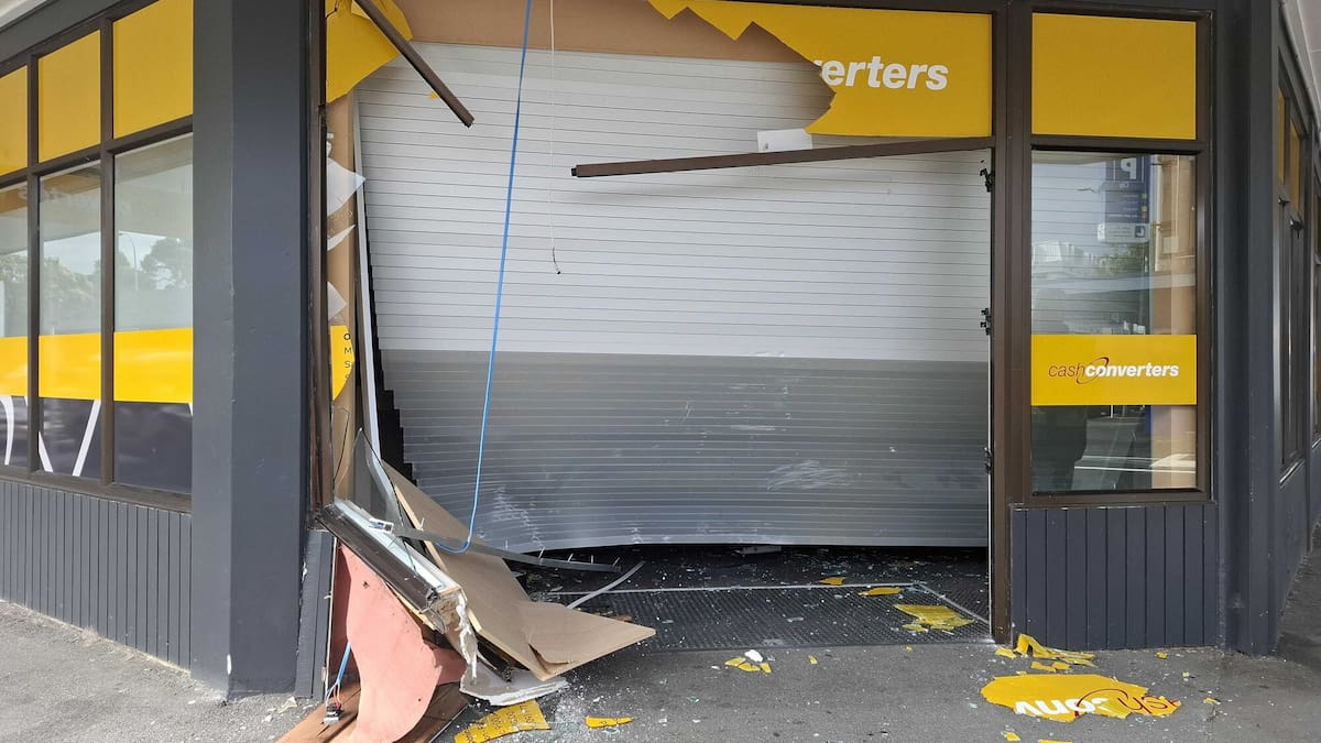 Cash Converters Whangārei ram raid: Display cases damaged, items stolen
