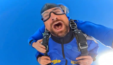 Watch: Noah Kahan skydives in Auckland, calls it his ‘new favourite city’