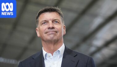 Federal politics live: Taylor calls for Labor to scrap, not delay, ATO credit card ban