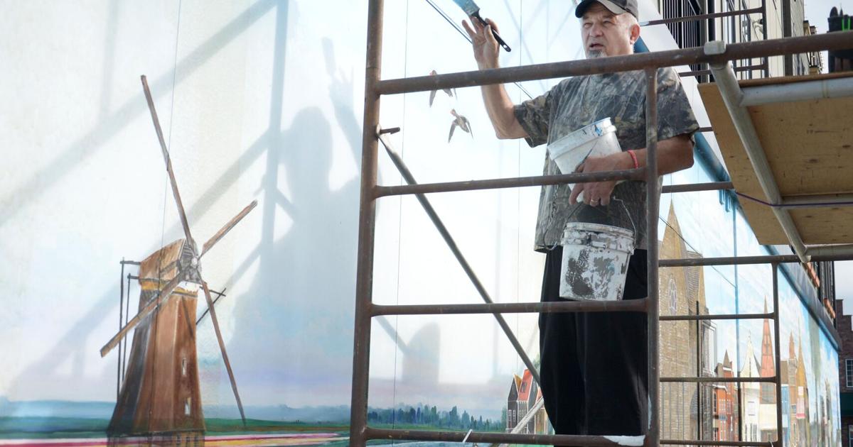 Artist updates his Seventh Street mural | News