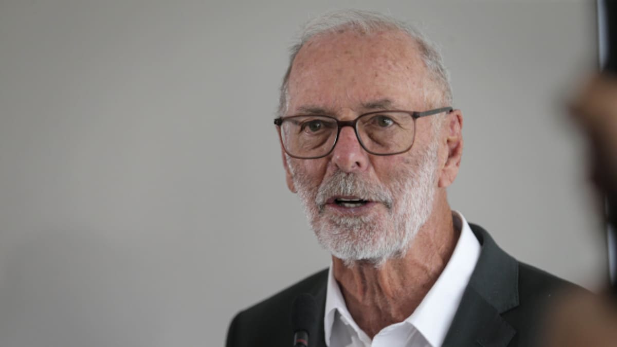 Wayne Brown calls National’s $1.75b Mill Rd plan ‘idiotic’