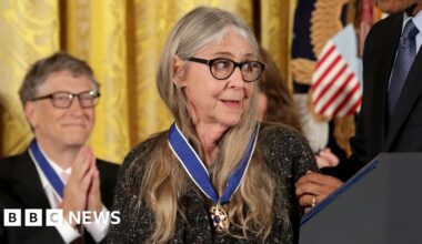 Moment Margaret Hamilton receives presidential medal of honour