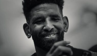 Emotional tribute from players and fans for Hyron Andrews before rugby game in La Rochelle - Stuff