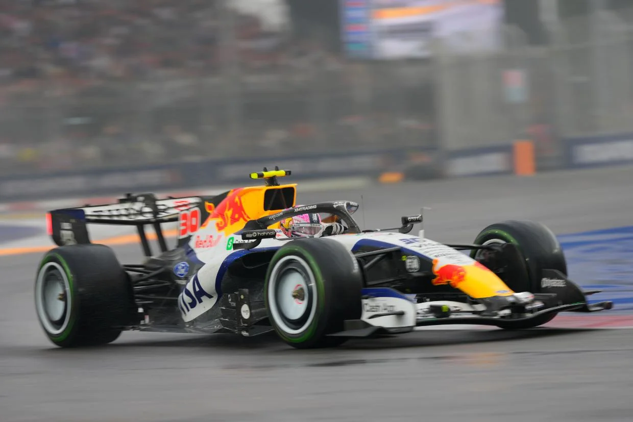 Liam Lawson claims valuable points with fifth-place finish in chaotic Singapore sprint - Stuff