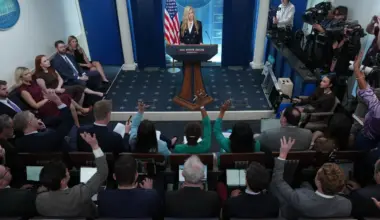 So awkward it's 'brutal': Watch Trump's new press secretary take the podium - Stuff