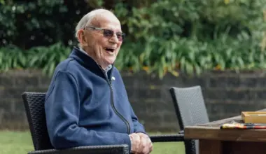 Legendary athletics coach Arch Jelley dies aged 104 - Stuff