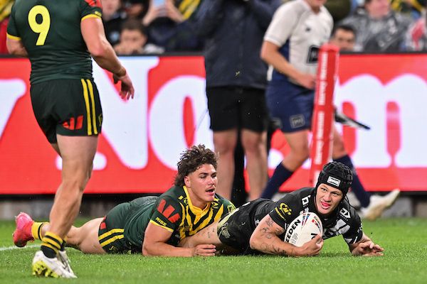 Kiwis suffer last-gasp heartbreak as the Kangaroos snatch World Cup opener