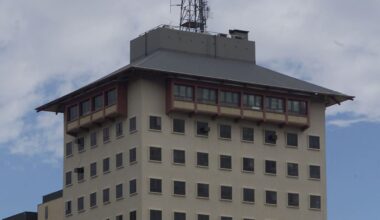 Auckland city centre primary school: Wayne Brown weighs two possible sites
