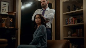 ANIMALS. (L to R) Kerry Washington as Abigail and Ben Affleck as Mark in Animals. Cr. Warrick Page/Netflix © 2026.