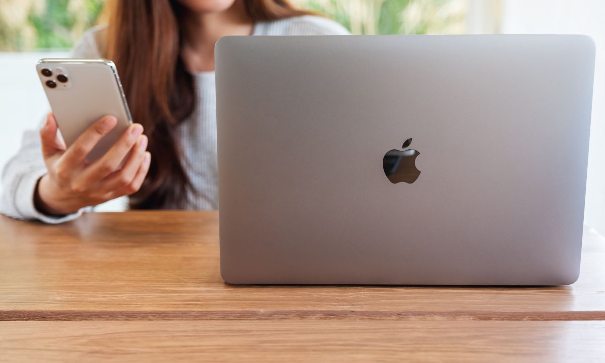 Apple MacBook