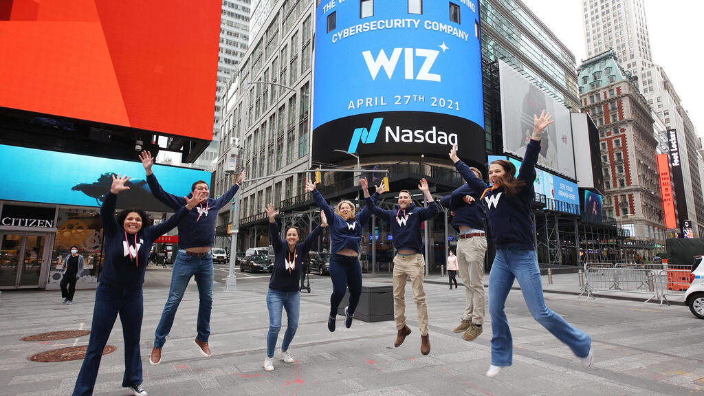 The Wiz team at Nasdaq in New York (Brandon Luckain: Lucky Shot Media - courtesy of Wiz) ויז החברות הישראליות נוהרות לארה"ב