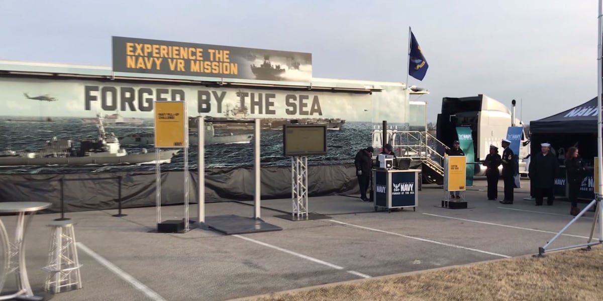 Navy brings virtual-reality recruiting tour to Winton Woods High School