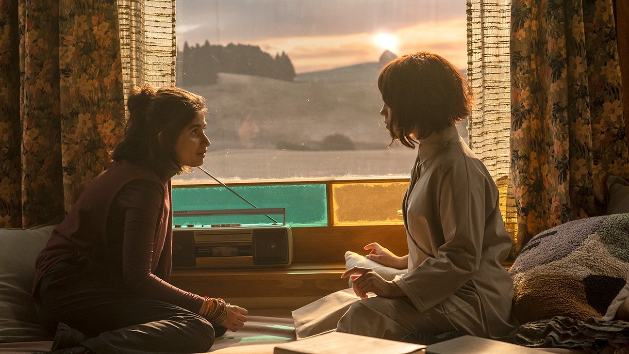 Mia Tharia and Jenna Ortega star in Klara and the Sun.