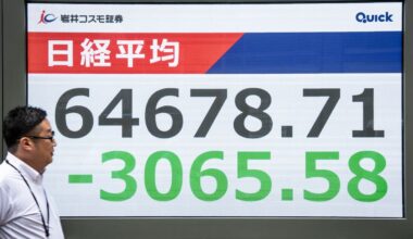 Tech sell-off rolls on as hot inflation data stokes rate worries