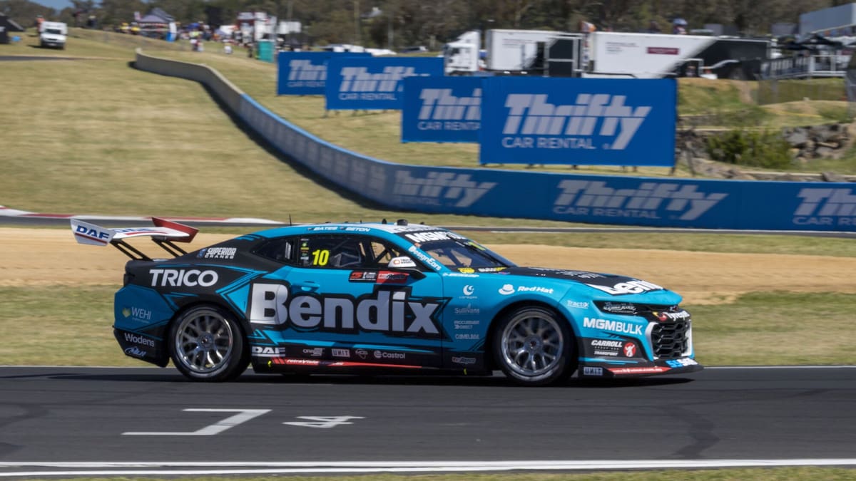 Bathurst 1000: Youngster sets the pace in qualifying around Mount Panorama