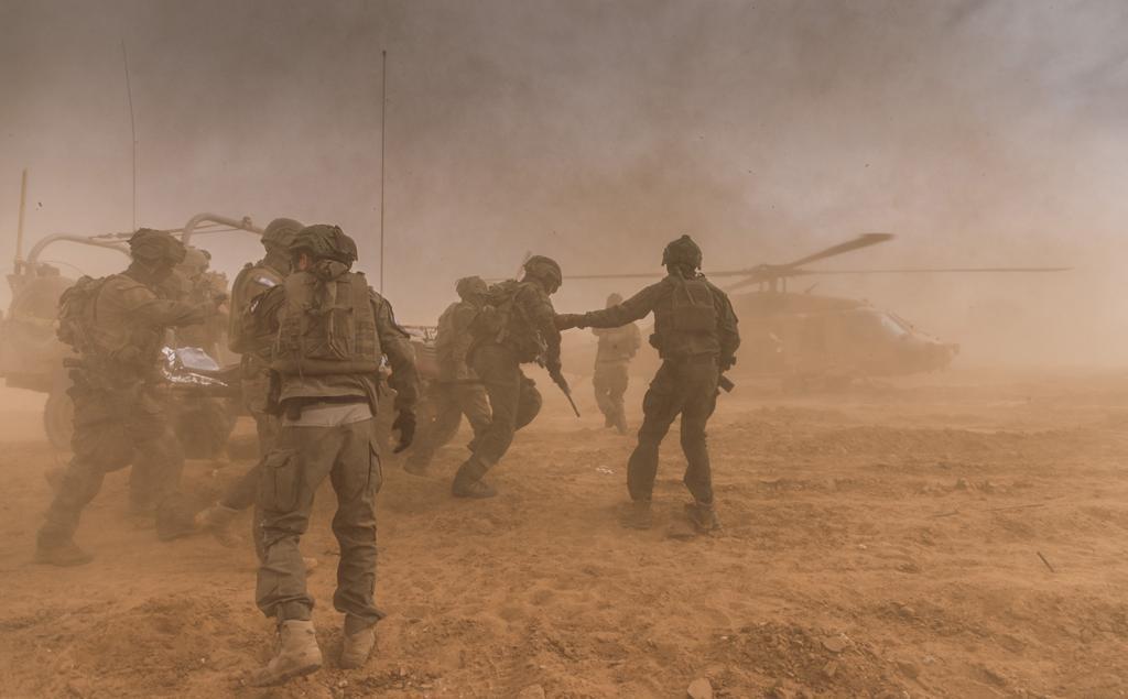Evacuation of wounded soldiers by Unit 669 in the heart of Gaza. Archive (Photo: IDF) פעילות יחידה 669 בלב עזה