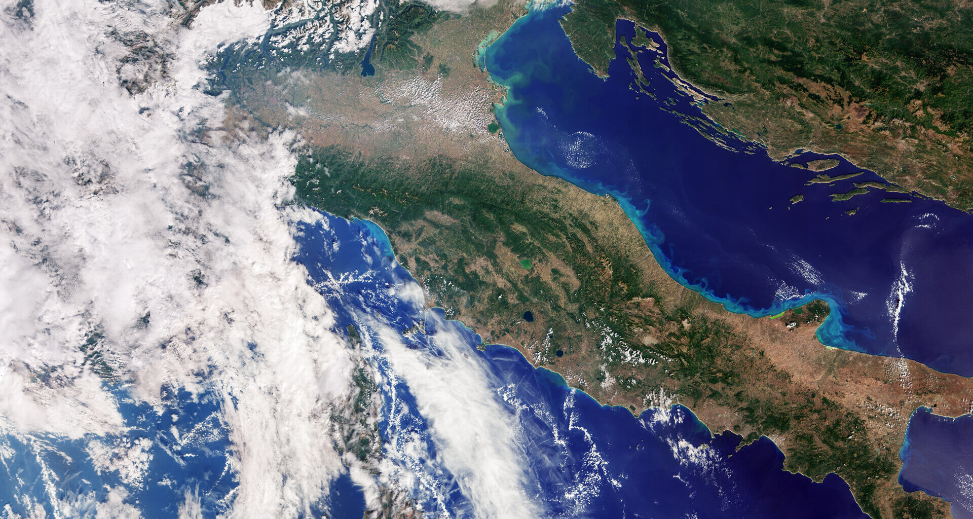 Italy and beyond imaged by Sentinel-3C