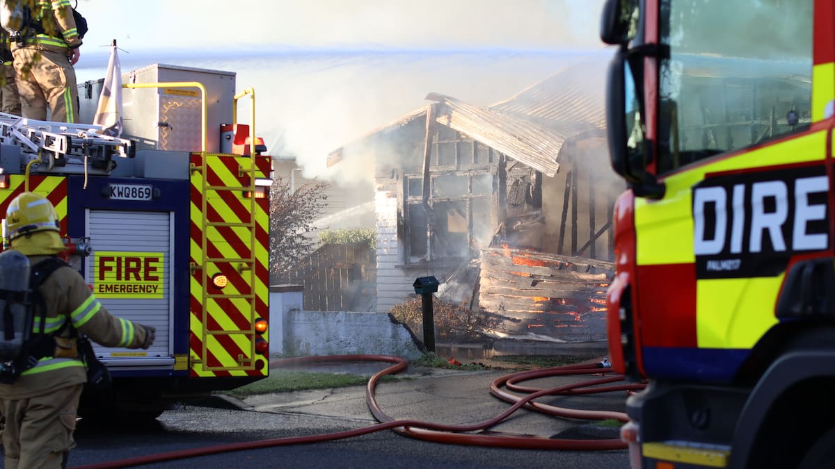 Fire engulfs Palmerston North home attracting hundreds of onlookers