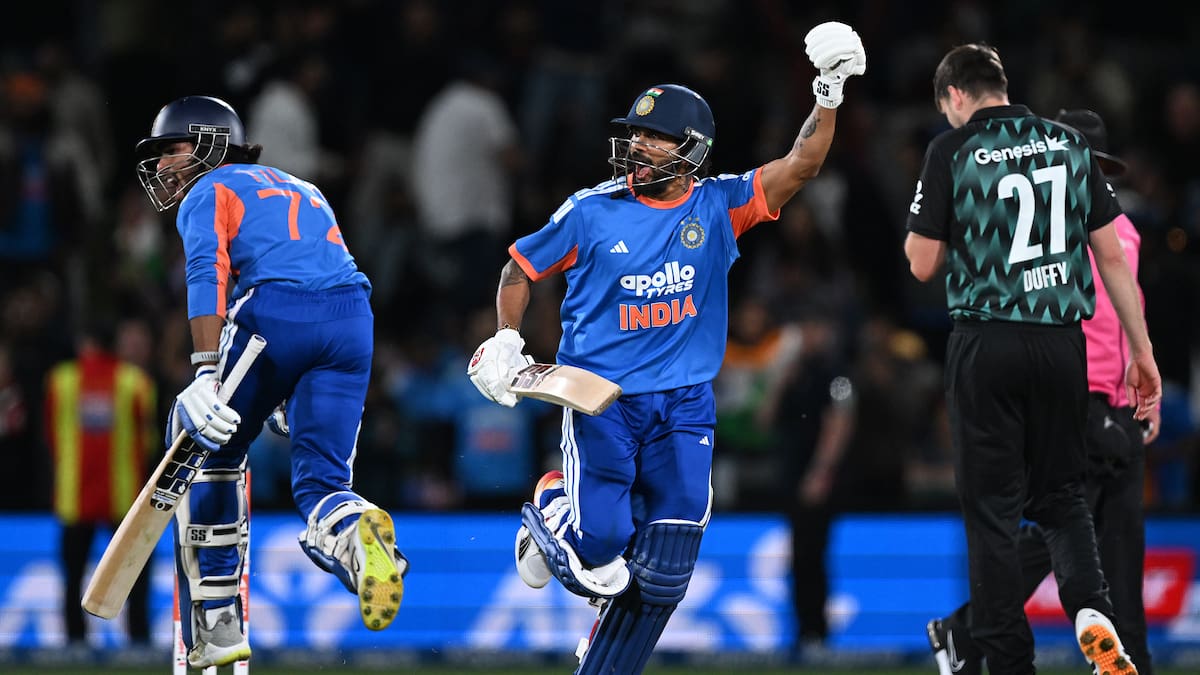 Black Caps v India result: Mitchell Santner, Glenn Phillips heroics in vain as visitors fight back for second Twenty20 heist