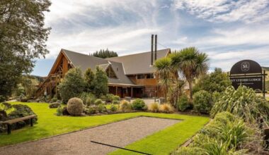 Aussie billionaire David Dicker selling his South Island lodge