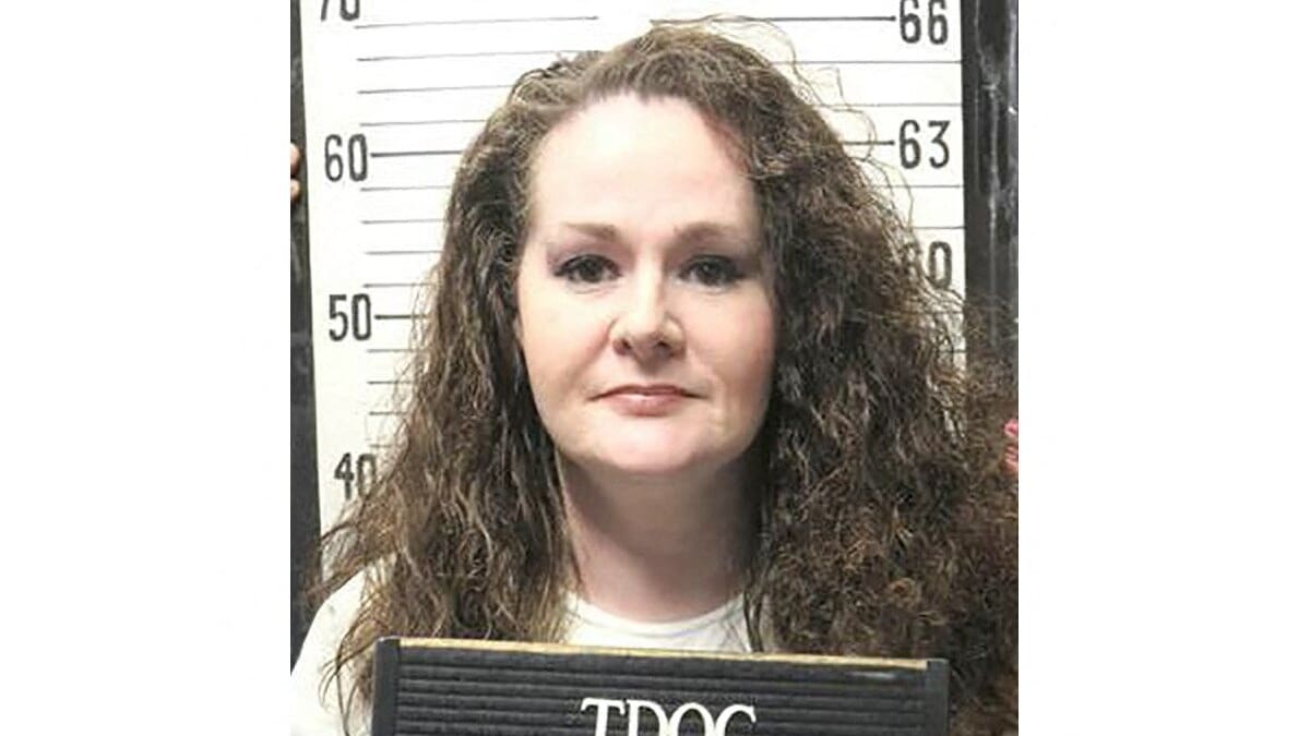 Botched US execution leaves murderer unconscious on ventilator: lawyers