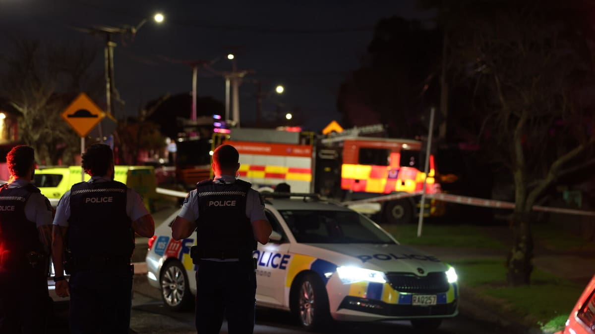 Papatoetoe incident: Police cordon off Cambridge Tce