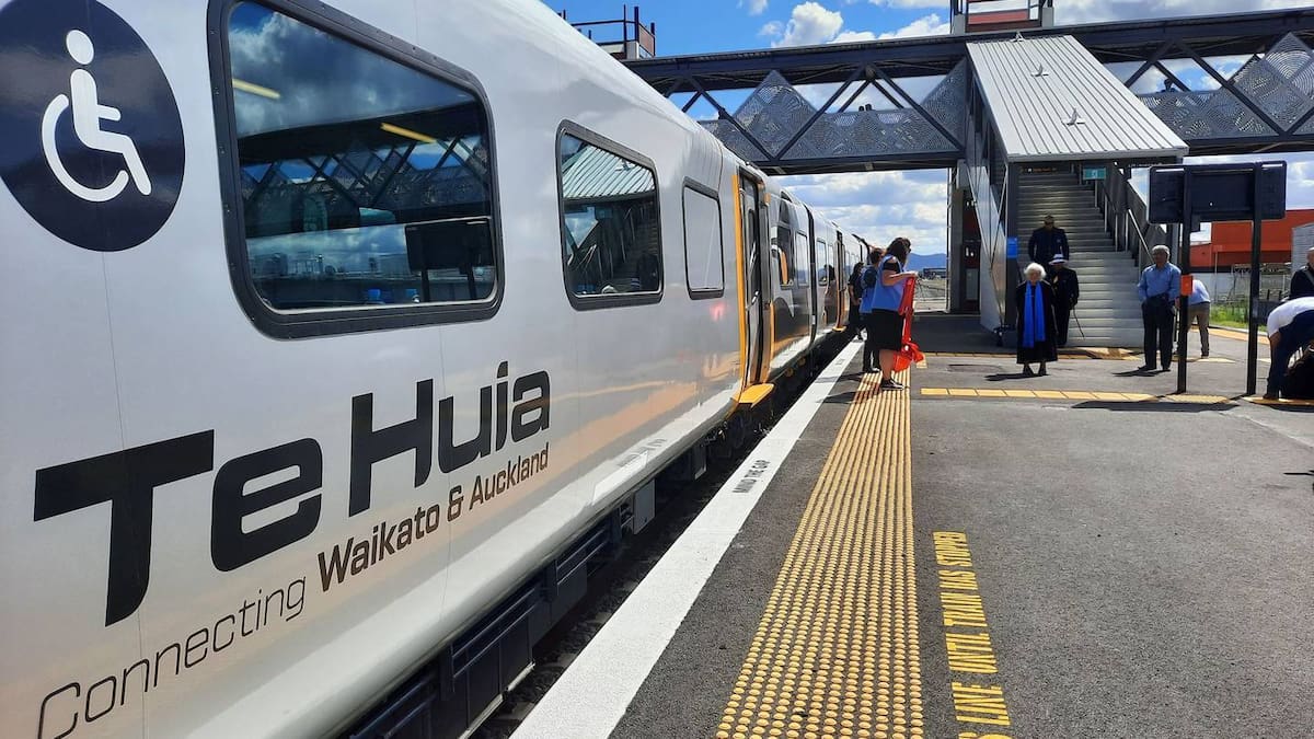 Green Party announces $4 billion passenger rail plans connecting major cities