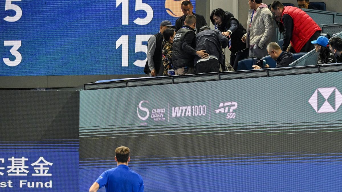 Daniil Medvedev disqualified at China Open after ball hits spectator