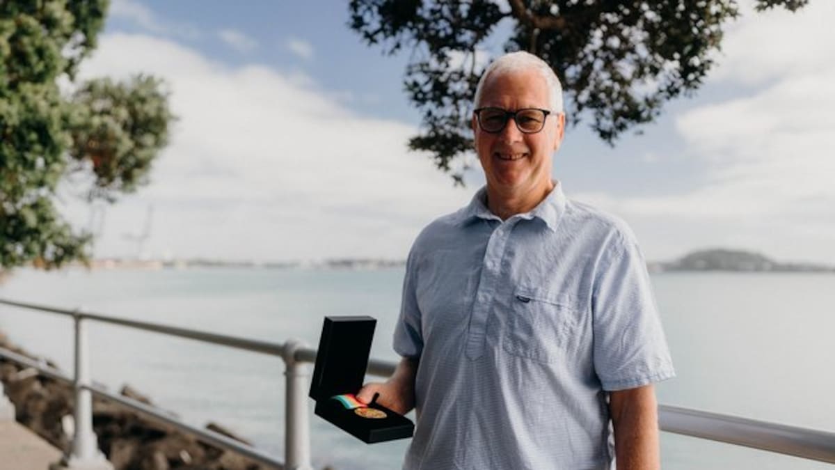 Les O’Connell’s stolen Olympic gold medal replaced after Christchurch burglary