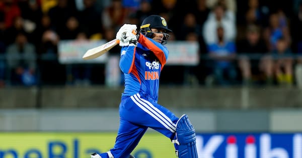 India thrashes New Zealand in 3rd T20 in Wellington