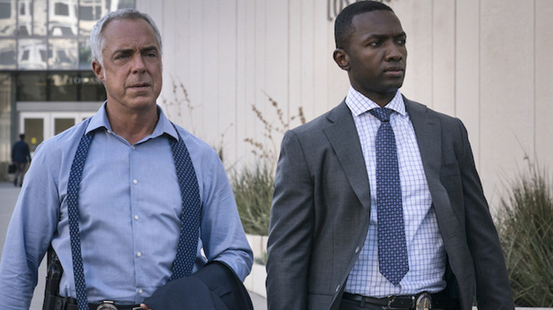 Bosch (Titus Welliver) and Jerry (Jamie Hector) walking next to each other on 