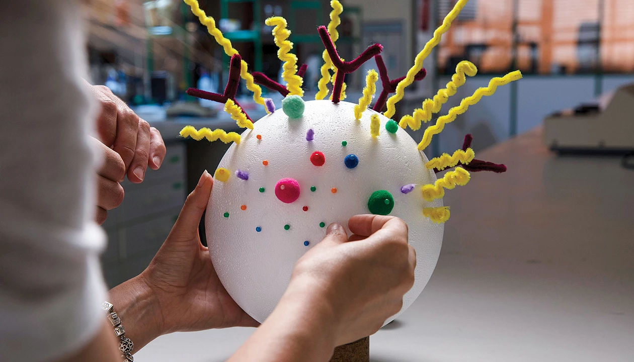 Chemistry in Pictures: Arts and crafts and science