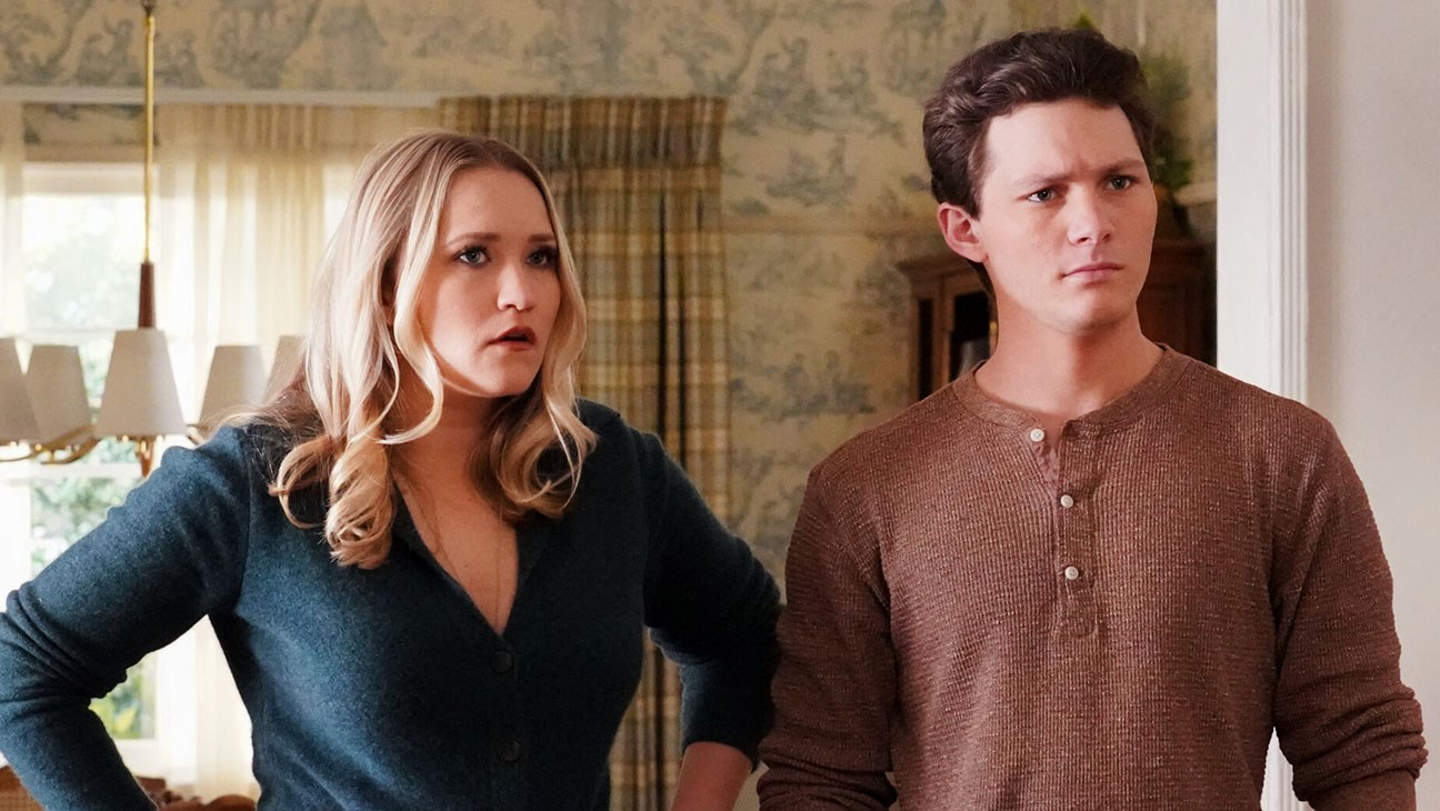Emily Osment as Mandy, Montana Jordan as Georgie in Young Sheldon