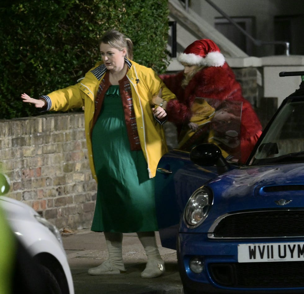 philippa dunne, lucy punch filming amandaland christmas special