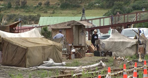 East of Eden a sprawling hit starring Florence Pugh, Dunedin and Ōamaru