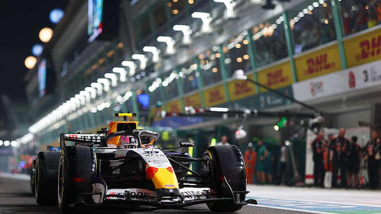 Liam Lawson of New Zealand driving the (30) Visa Cash App Racing Bulls VCARB 03 at Singapore