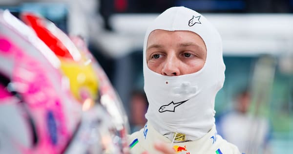 Lawson to start 8th for Singapore sprint as F1 future hangs in balance