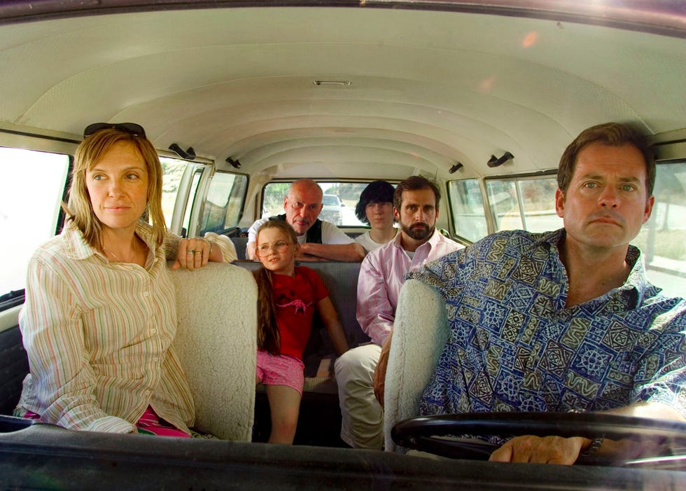Toni Collette, Abigail Breslin, Alan Arkin, Paul Dano, Steve Carell, Greg Kinnear, Little Miss Sunshine toni collette abigail breslin alan arkin paul dano steve carell greg kinnear little miss sunshine