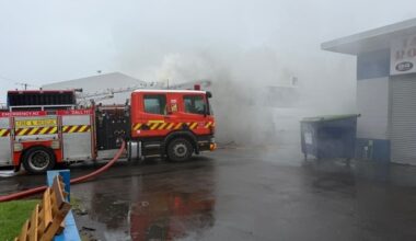 SunLive - Door-knocking MP stumbles across blaze