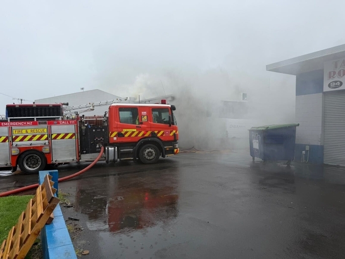 SunLive - Door-knocking MP stumbles across blaze