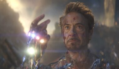 Robert Downey Jr's Tony Stark/Iron Man snapping his fingers with the Infinity Stones in Avengers: Endgame